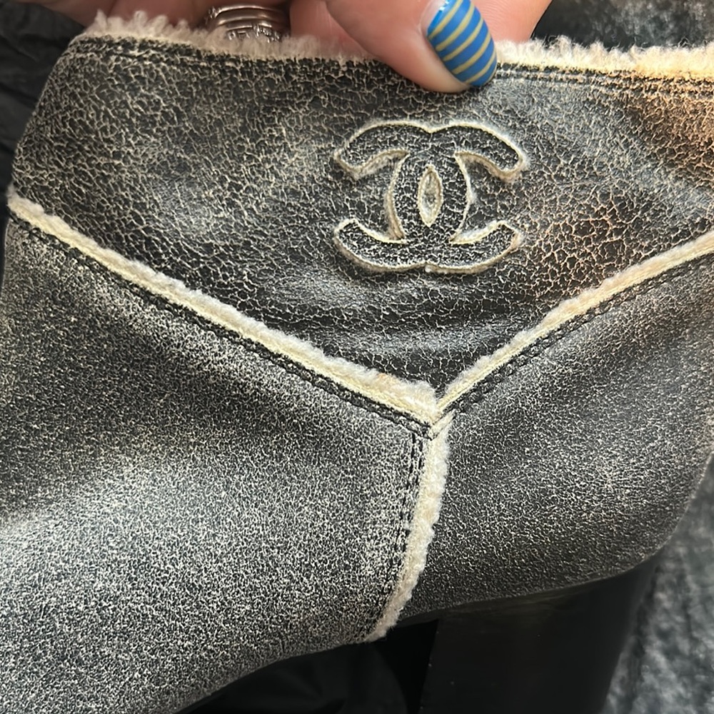 Chanel Interlocking CC Logo Suede Boots - Picture 10 of 11